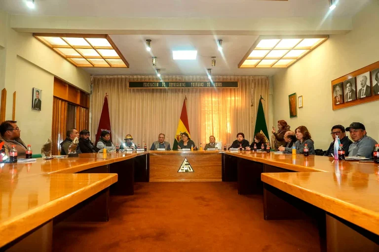 El Gobierno y cooperativistas mineros rompen el diálogo a un día de la Cumbre Minera