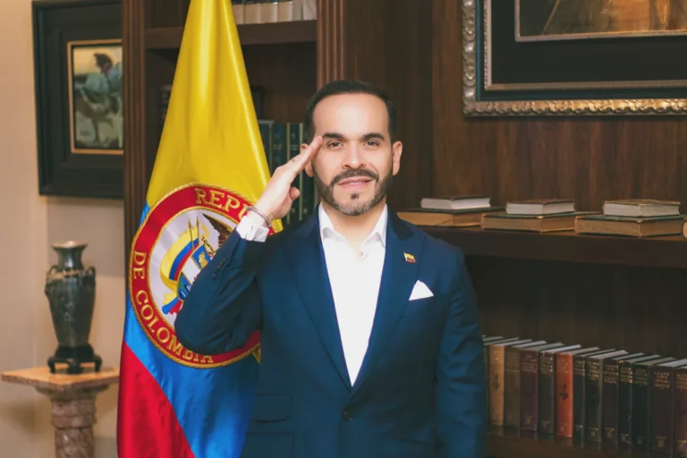 De la Espriella asumirá la Presidencia en histórica posesión fuera de Bogotá