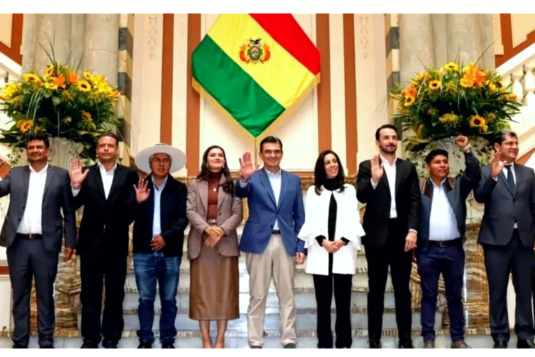 Primera prueba de realidad del 50/50: reunión de gobernadores y Paz en Sucre