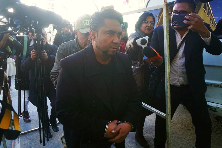 Mandan a prisión preventiva a exviceministro Siles por caso planta piscícola