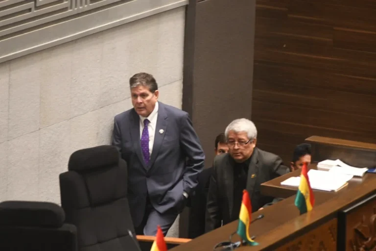 Deuda de $us 1.046 millones y denuncias de mafias marcan interpelación a Blanco