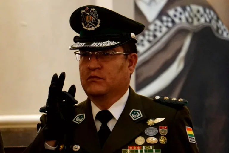Adrián Álvarez asume como comandante general de la Policía tras la renuncia de Sokol