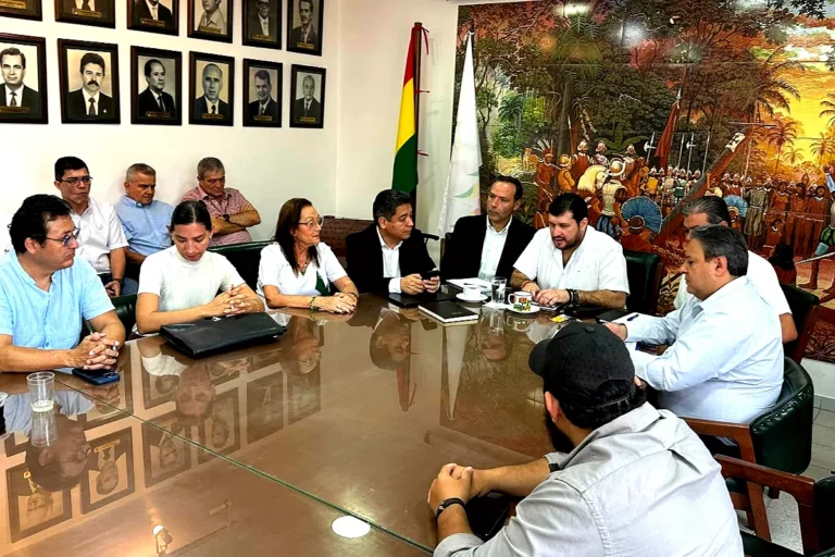 Santa Cruz activa su presión por el diésel y convoca a la Asamblea de la Cruceñidad