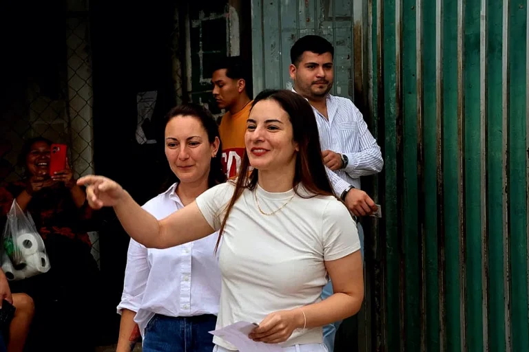 De testigo a arresto domiciliario: el recorrido de Laura Rojas en el caso maletas