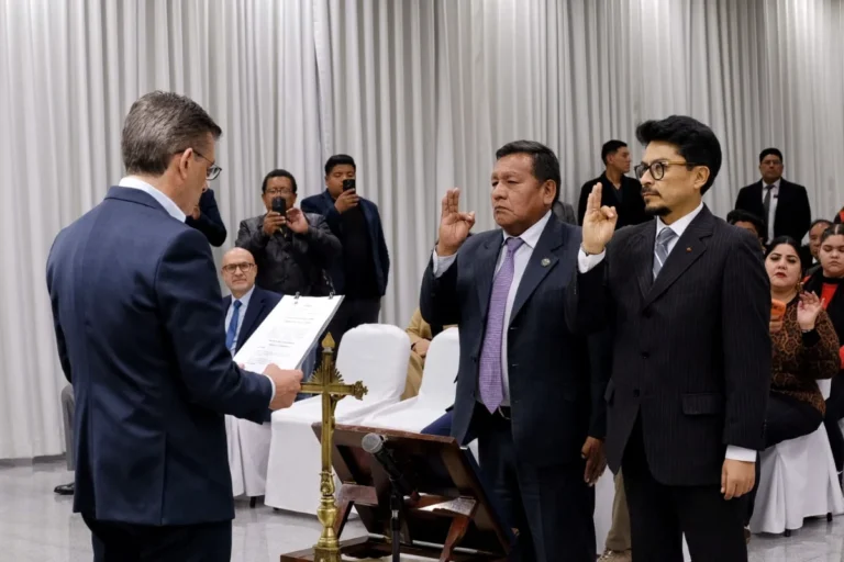 Reducción del gabinete divide opiniones: Paz habla de eficiencia y analistas ven un ajuste político