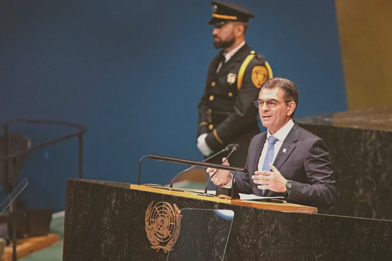 Paz presenta en la ONU su hoja de ruta económica y de seguridad