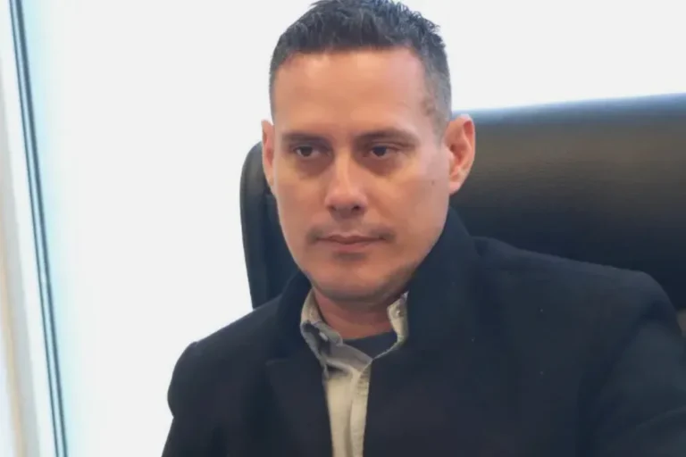 Libre respalda a López tras polémica entrevista; Samuel ve crisis política y ética