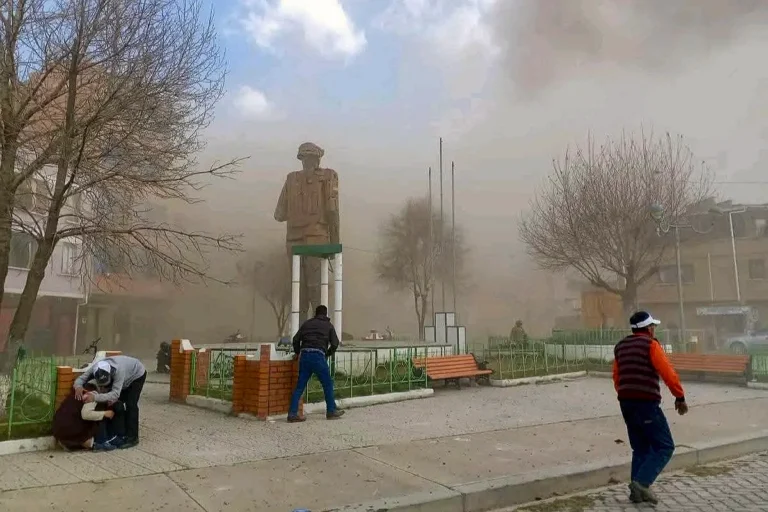 Dos explosiones en regimiento de Viacha por pirotecnia almacenada