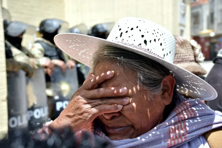 Hallan el octavo cuerpo en el cuartel de Viacha; Paz anuncia duelo nacional